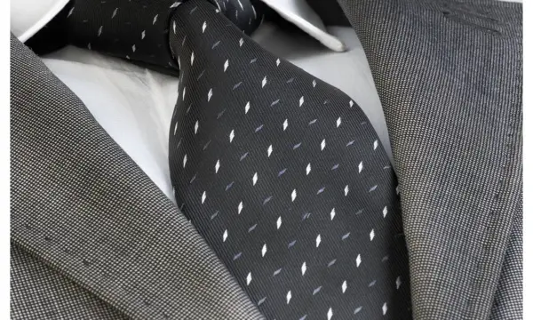 Black feathered patterned jacquard woven tie