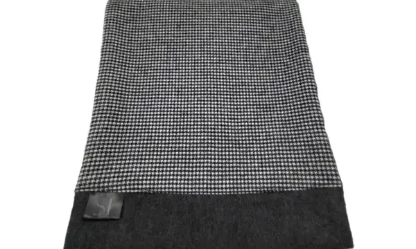 Black and white houndstooth patterned double sided neck scarf