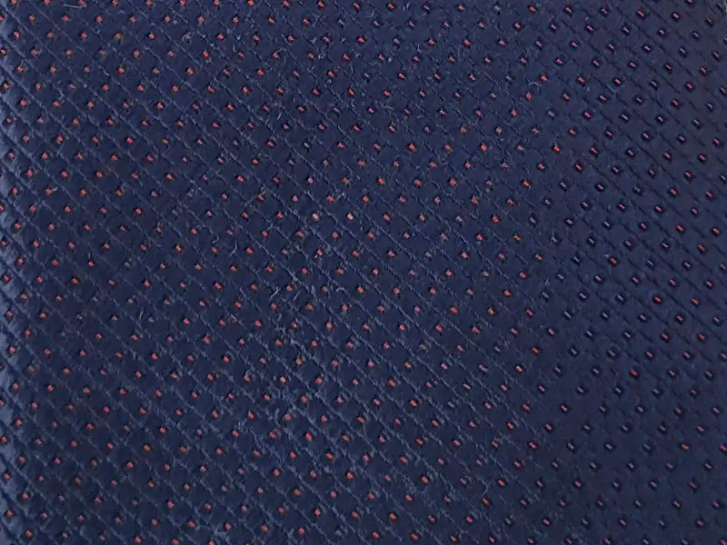Navy and red-toned patterned tie - Image 3